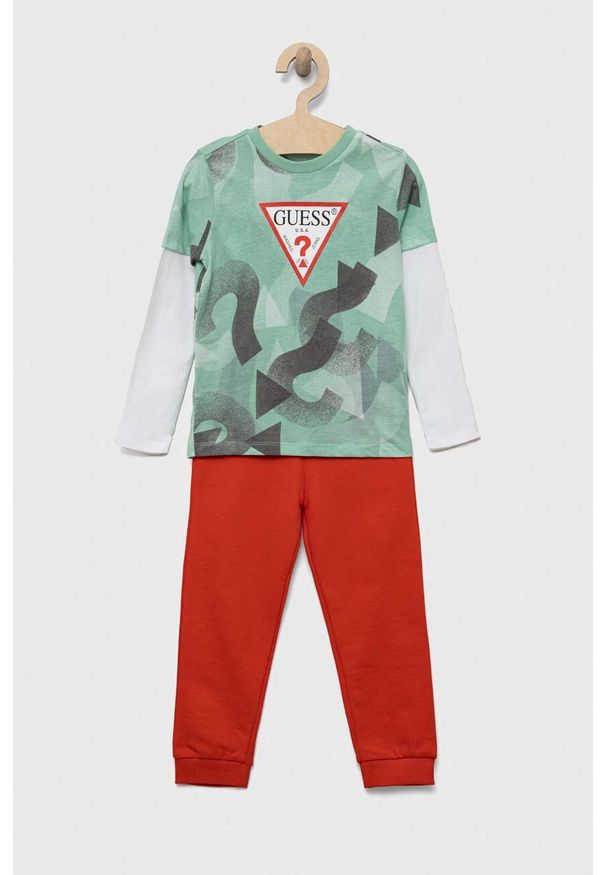 Guess komplet bawełniany dziecięcy kolor zielony. Okazja: na co dzień. Kolor: zielony. Materiał: bawełna, dresówka. Długość: długie. Styl: casual, klasyczny