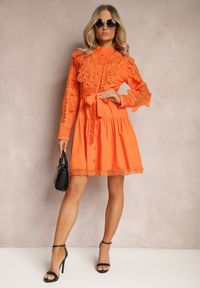 Renee - Pomarańczowa Sukienka Laodilea. Kolor: pomarańczowy. Materiał: koronka, materiał. Wzór: koronka. Styl: klasyczny. Długość: mini