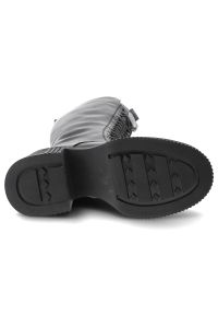 Czarne Kozaki Vinceza Eleganckie Obuwie Damskie Na Obcasie. Okazja: na co dzień. Zapięcie: sznurówki. Kolor: czarny. Szerokość cholewki: normalna. Wzór: moro. Wysokość cholewki: przed kolano. Materiał: skóra. Sezon: zima, jesień. Obcas: na obcasie. Styl: elegancki. Wysokość obcasa: średni #8