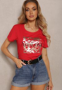 Renee - Czerwony T-shirt z Bawełny z Nadrukiem o Metalicznym Połysku Abiana. Okazja: na co dzień. Kolor: czerwony. Materiał: bawełna. Wzór: nadruk. Styl: casual, elegancki, wizytowy #1