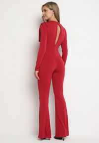 Born2be - Czerwony Koktajlowy Kombinezon Ozdobiony Wycięciem na Plecach Sewiel. Kolor: czerwony. Długość rękawa: długi rękaw. Długość: długie. Wzór: aplikacja. Styl: wizytowy #4