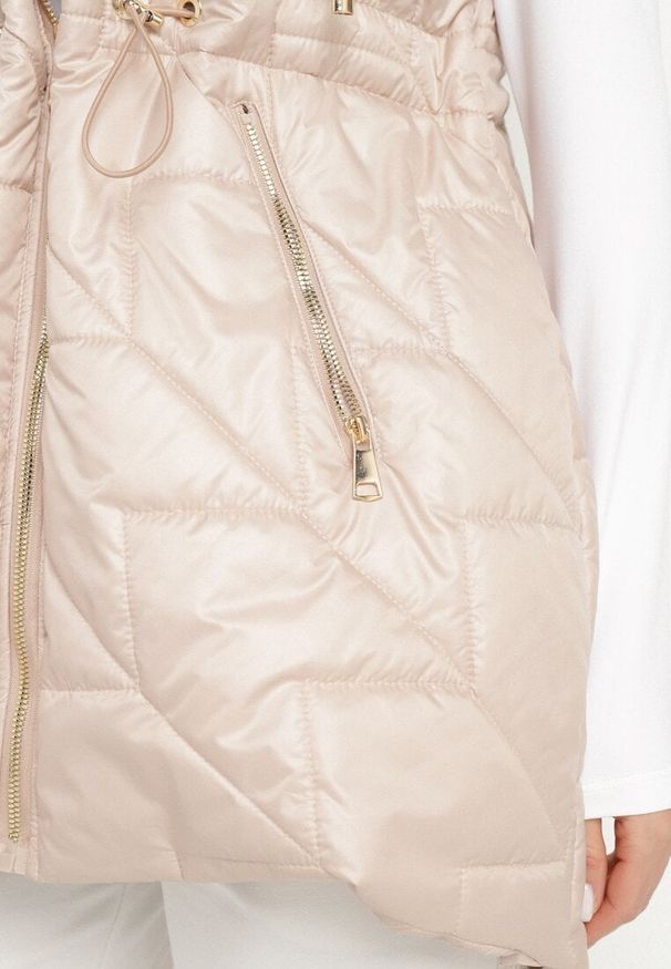 Born2be - Różowa Kamizelka Pikowana z Nieodpinanym Kapturem Lisandora. Okazja: na spacer. Kolor: różowy. Sezon: wiosna. Styl: klasyczny