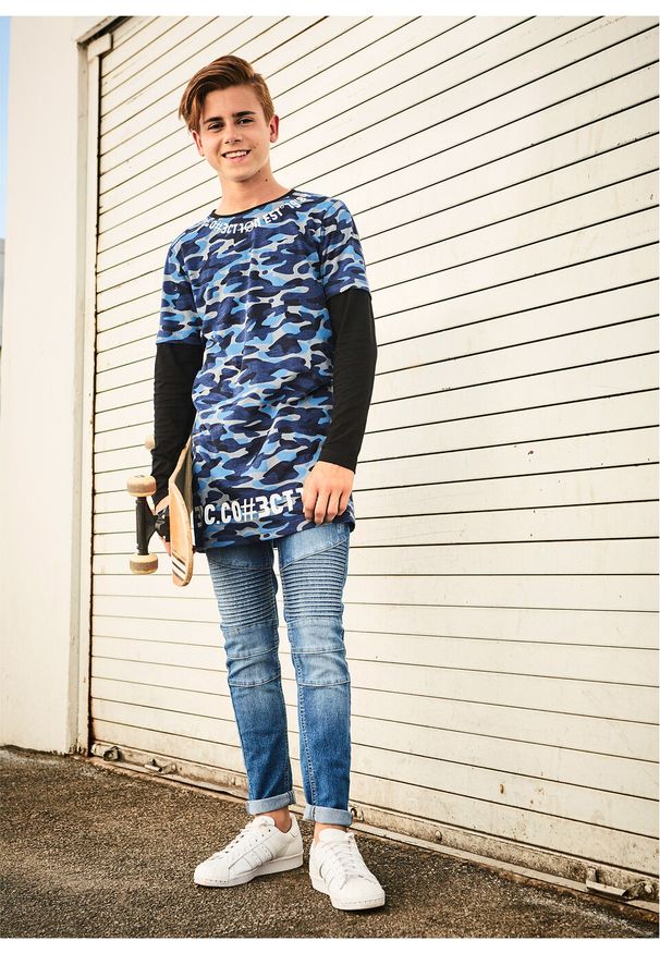 Dżinsy chłopięce ze stretchem Skinny Fit bonprix niebieski "stone”. Kolor: niebieski