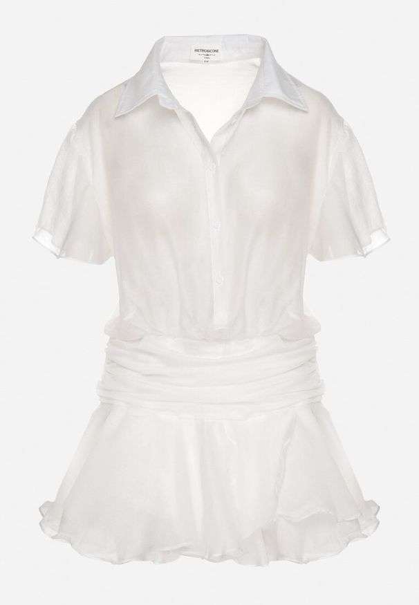 Born2be - Biała Koszulowa Sukienka z Krótkim Rękawem i Falbankami Miradira. Okazja: na co dzień. Typ kołnierza: kołnierz z falbankami. Kolor: biały. Długość rękawa: krótki rękaw. Wzór: aplikacja. Typ sukienki: koszulowe. Styl: klasyczny, casual, elegancki