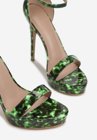 Born2be - Zielone Sandały Nezen. Nosek buta: otwarty. Zapięcie: sprzączka. Kolor: zielony. Materiał: lakier. Obcas: na platformie. Styl: wizytowy #2
