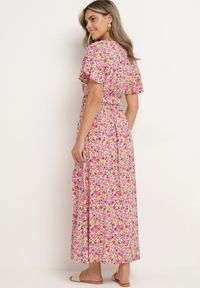 Born2be - Różowa Wiskozowa Sukienka z Kopertowym Dekoltem i Gumką w Pasie z Paskiem i Rozcięciem Vikama. Okazja: na spacer, na imprezę. Typ kołnierza: dekolt kopertowy. Kolor: różowy. Materiał: wiskoza. Typ sukienki: kopertowe. Styl: elegancki #7