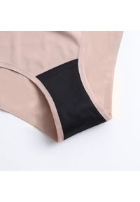 Intica - Figi menstruacyjne chłonne z oddychającego materiału Heliette. Kolor: czerwony. Materiał: materiał. Wzór: gładki #4