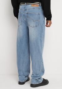 Born2be - Niebieskie Szerokie Jeansy z Bawełny Ozdobione Paskiem Lerillis. Okazja: na co dzień. Kolor: niebieski. Wzór: aplikacja. Styl: elegancki, casual #3