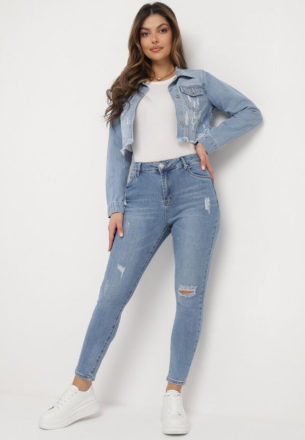 Born2be - Niebieskie Jeansy Skinny z Przetarciami i Dziurami Haria. Kolor: niebieski