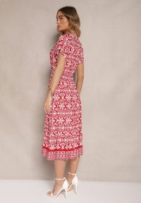 Renee - Czerwona Rozkloszowana Sukienka z Bawełny w Print Paisley Lanarisa. Okazja: na co dzień. Typ kołnierza: dekolt w kształcie V. Kolor: czerwony. Materiał: bawełna. Długość rękawa: krótki rękaw. Wzór: paisley, nadruk. Sezon: lato. Styl: elegancki, casual