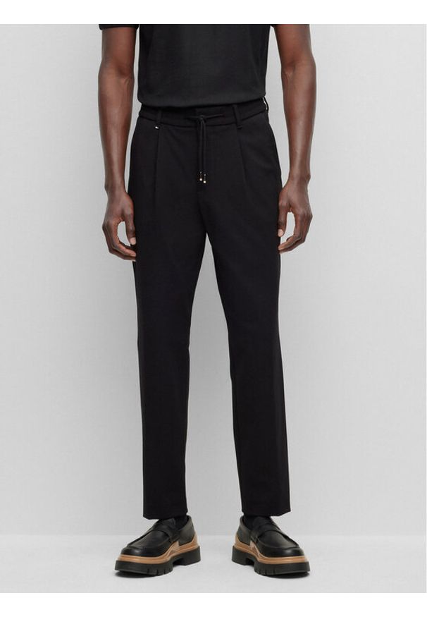 BOSS - Boss Spodnie materiałowe 50498126 Czarny Relaxed Fit. Kolor: czarny. Materiał: materiał, syntetyk