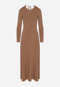 Born2be - Brązowa Rozkloszowana Sukienka z Wiskozą z Odkrytymi Plecami i Wiązaniem Irellisa. Okazja: na co dzień. Kolor: brązowy. Materiał: wiskoza. Styl: elegancki, casual #4
