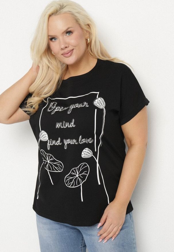 Born2be - Czarny Bawełniany T-shirt z Nadrukiem i Cyrkoniami Ertebis. Okazja: na spacer, na co dzień. Kolor: czarny. Materiał: bawełna. Wzór: nadruk. Styl: elegancki, casual