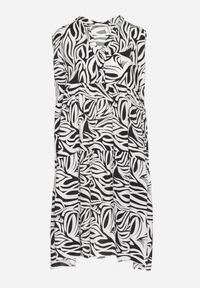 Born2be - Czarna Bawełniana Rozkloszowana Sukienka z Geometrycznym Wzorem Annivaria. Okazja: na co dzień. Typ kołnierza: dekolt w kształcie V. Kolor: czarny. Materiał: bawełna. Wzór: geometria. Typ sukienki: rozkloszowane. Styl: klasyczny, casual, elegancki #5