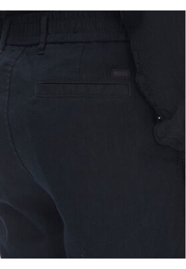 BOSS Szorty materiałowe 50536863 Granatowy Tapered Fit. Kolor: niebieski. Materiał: syntetyk