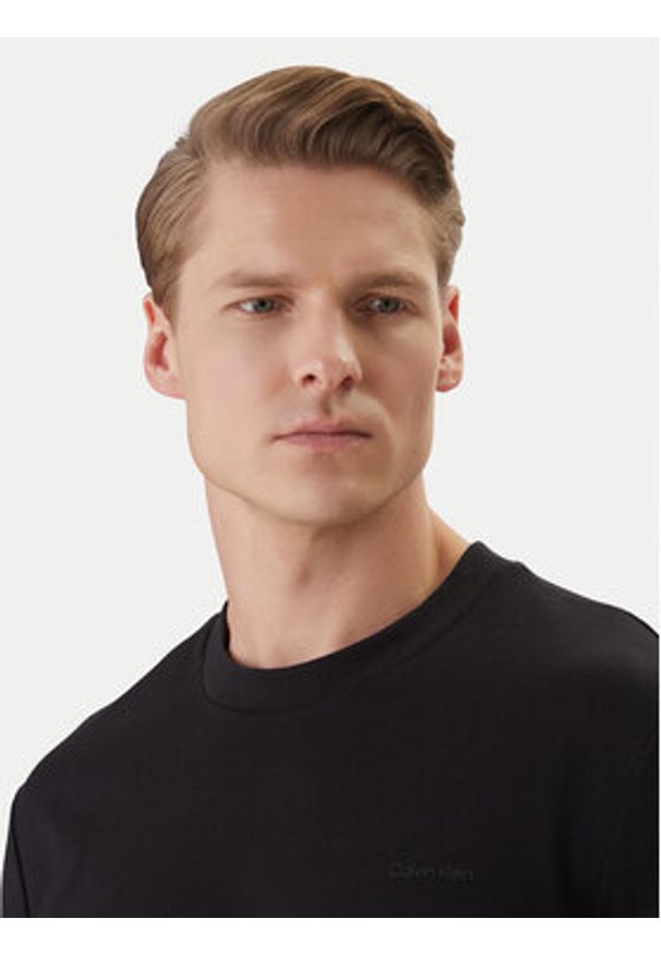 Calvin Klein T-Shirt LV04LF209G Czarny Regular Fit. Kolor: czarny. Materiał: bawełna