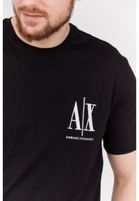 Armani Exchange - ARMANI EXCHANGE Czarny t-shirt męski z wyszywanym logo. Kolor: czarny. Materiał: prążkowany
