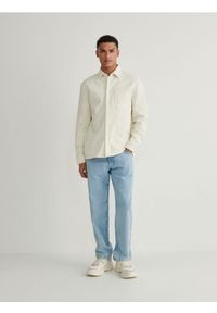Reserved - Koszula comfort fit - złamana biel. Materiał: dzianina, bawełna