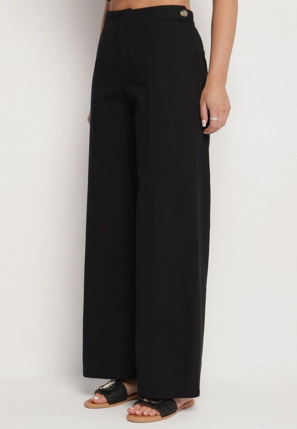 Born2be - Czarny Komplet z Topem i Spodniami w Stylu Garniturowym z Bawełny i Wiskozy Divelune. Kolor: czarny. Materiał: bawełna, wiskoza