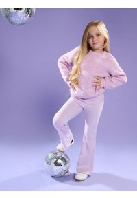 Sinsay - Prążkowane spodnie flare z metalizowaną nicią - fioletowy. Kolor: fioletowy. Materiał: prążkowany #1