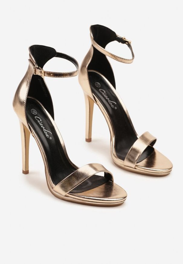 Born2be - Szampańskie Sandały na Szpilce w Klasycznym Stylu Natileine. Zapięcie: sprzączka. Kolor: złoty. Obcas: na szpilce. Styl: klasyczny. Wysokość obcasa: średni