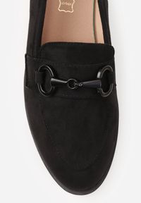 Born2be - Czarne Mokasyny Vices ze Skórzaną Wkładką i Ozdobną Aplikacją Delainora. Okazja: na co dzień. Kolor: czarny. Materiał: skóra. Wzór: aplikacja. Styl: casual, elegancki #9