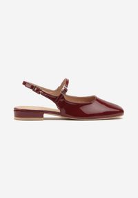 Renee - Bordowe Sandały Slingback Vices z Wkładką ze Skóry Naturalnej Sovritia. Okazja: do pracy, na spotkanie biznesowe, na co dzień. Zapięcie: pasek. Kolor: czerwony. Materiał: skóra. Sezon: lato. Obcas: na płaskiej podeszwie. Styl: klasyczny, casual, elegancki, biznesowy #5