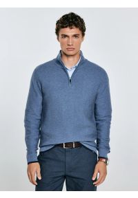 Big-Star - Sweter męski z półgolfem i krótkim zamkiem niebieski Samsonis 402. Okazja: na co dzień. Typ kołnierza: kołnierzyk stójkowy. Kolor: niebieski. Materiał: bawełna. Długość: krótkie. Wzór: ze splotem. Styl: klasyczny, sportowy, casual