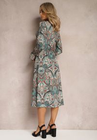 Renee - Zielona Sukienka Midi z Wzorem Paisley i Gumką w Talii Alynthe. Kolor: zielony. Wzór: paisley. Typ sukienki: kopertowe. Długość: midi #4