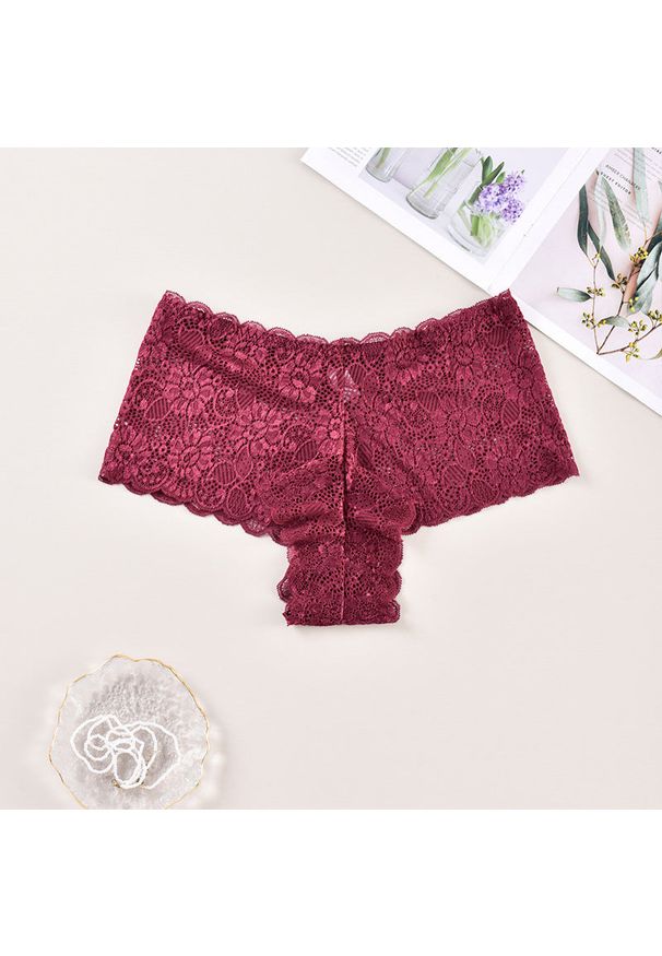 Intica - Koronkowe brazyliany z szerokim pasem na co dzień So. Kolor: czerwony. Materiał: koronka. Wzór: koronka