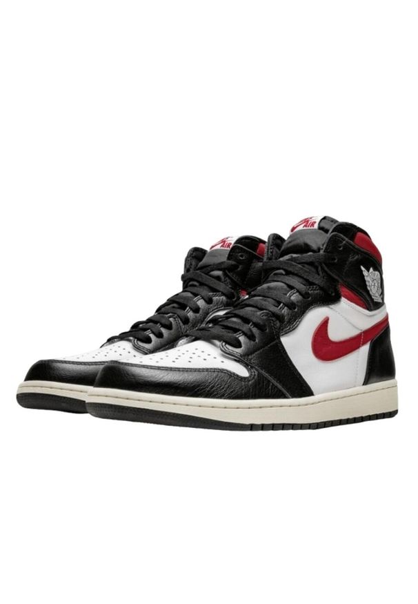 Buty do chodzenia męskie Nike Air Jordan 1 Retro High OG. Kolor: wielokolorowy, biały, czerwony. Materiał: tkanina, skóra, materiał, syntetyk. Sport: turystyka piesza