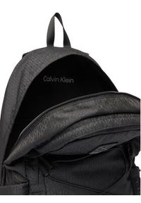 Calvin Klein Plecak Utility Emblem Bungee Backpack LV04D3301G Czarny. Kolor: czarny. Materiał: materiał #6
