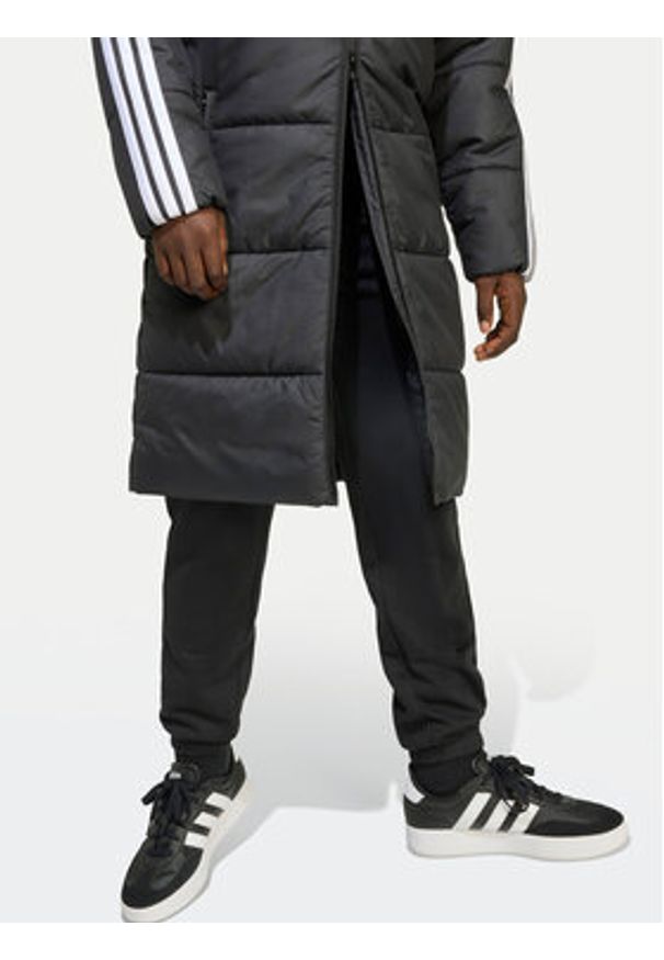 Adidas - adidas Kurtka zimowa JW2484 Czarny Regular Fit. Kolor: czarny. Materiał: syntetyk. Sezon: zima