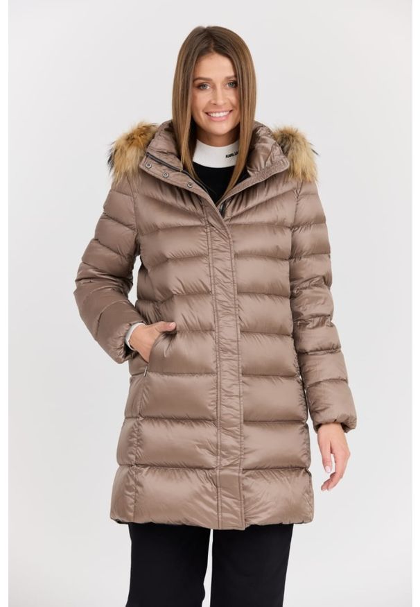 Hetrego - HETREGO Beżowa damska kurtka puchowa Leonie Quilted Woman Jacket With Detached Hood, Rozmiar 38 EU - 42 IT. Okazja: na co dzień. Kolor: beżowy. Materiał: puch. Długość rękawa: długi rękaw. Długość: długie. Styl: casual