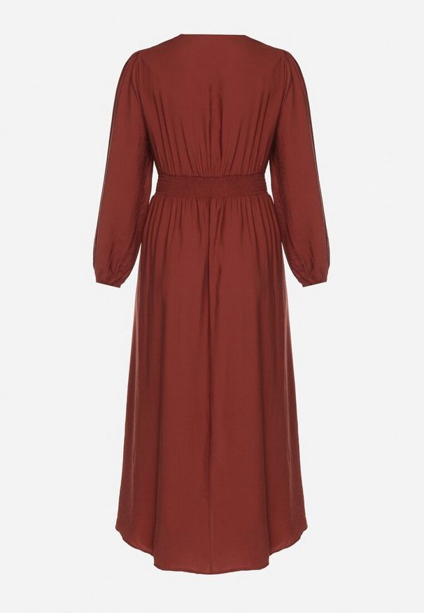 Born2be - Jasnobrązowa Rozkloszowana Sukienka z Marszczeniem i Gumką w Pasie Fedorna. Okazja: na co dzień. Kolekcja: plus size. Kolor: brązowy. Typ sukienki: dla puszystych. Styl: casual, elegancki