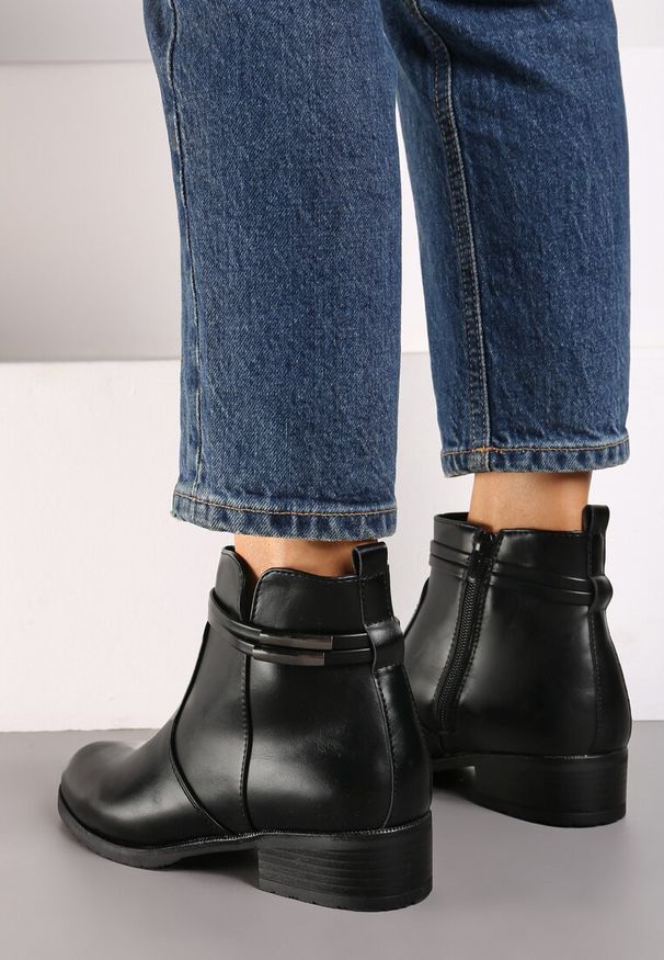 Born2be - Czarne Płaskie Botki Sztyblety z Ozdobnymi Paskami Verissha. Okazja: na co dzień. Zapięcie: pasek. Kolor: czarny. Materiał: jeans. Wzór: paski. Obcas: na obcasie. Styl: elegancki, casual. Wysokość obcasa: niski