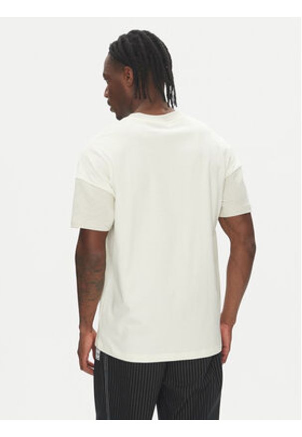 Adidas - adidas T-Shirt ALL SZN Colorblock JJ3679 Biały Loose Fit. Kolor: biały. Materiał: bawełna