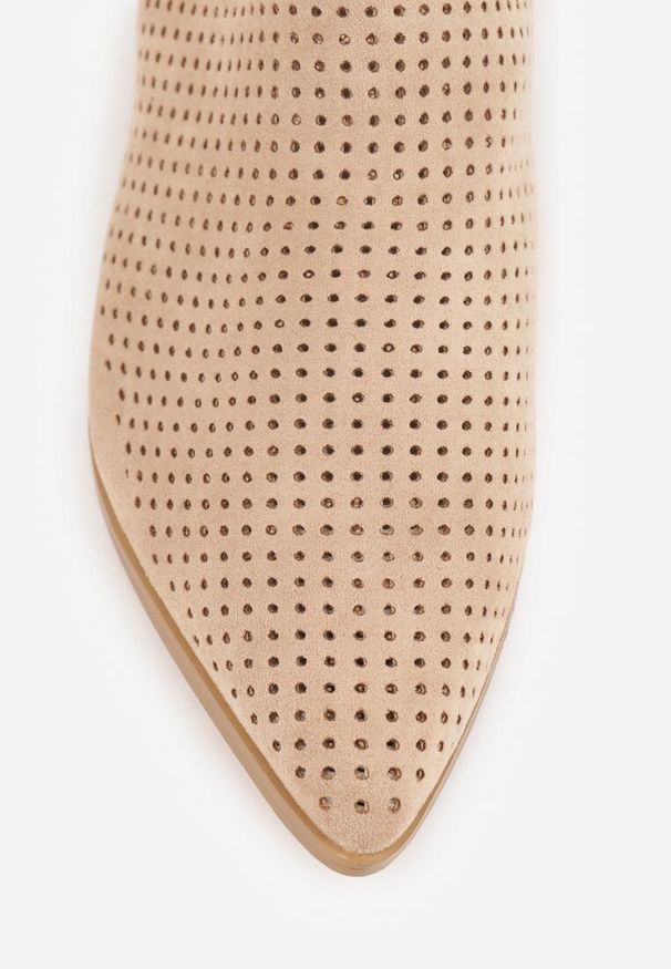 Renee - Beżowe Płaskie Botki Vices z Ażurową Cholewką Ozdobione Wycięciem Selanis. Okazja: na spotkanie biznesowe. Kolor: beżowy. Materiał: jeans. Szerokość cholewki: normalna. Wzór: ażurowy, aplikacja. Styl: biznesowy