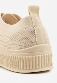 Renee - Beżowe Trampki z Siateczkową Cholewką i Tłoczoną Podeszwą Lalnai. Okazja: na co dzień. Kolor: beżowy. Materiał: jeans. Szerokość cholewki: normalna. Sezon: wiosna, lato #9