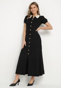 Born2be - Czarna Rozkloszowana Sukienka Retro z Wiskozy z Guzikami i Kołnierzykiem Andival. Okazja: na co dzień. Typ kołnierza: kołnierzyk klasyczny. Kolor: czarny. Materiał: wiskoza. Długość rękawa: krótki rękaw. Wzór: aplikacja, ażurowy. Typ sukienki: proste. Styl: retro