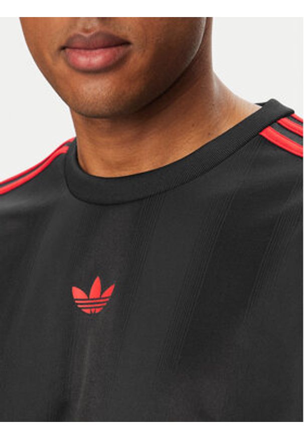 Adidas - adidas T-Shirt adicolor Jacquard KD5831 Czarny Loose Fit. Kolor: czarny. Materiał: syntetyk