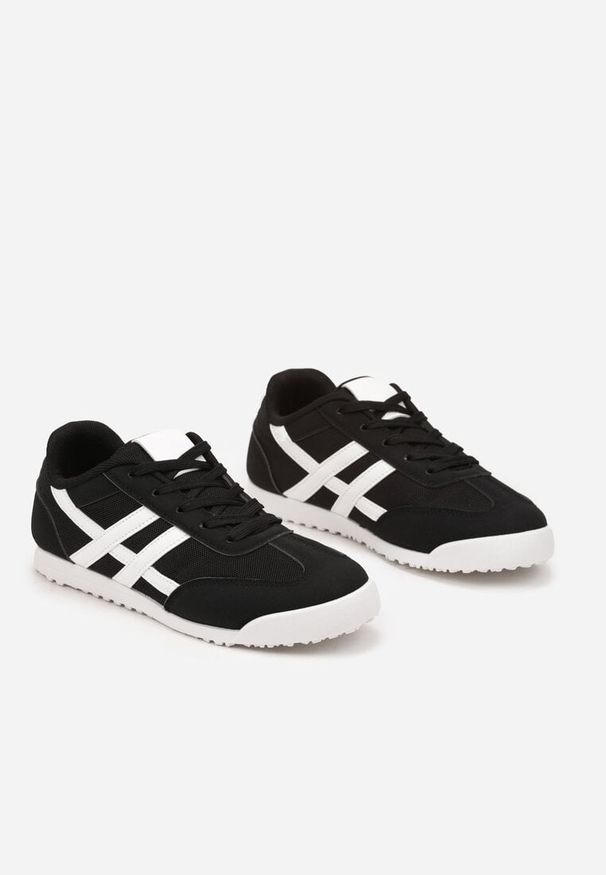 Born2be - Czarne Płaskie Sneakersy Ozdobione Paskami Almi. Zapięcie: pasek. Kolor: czarny. Materiał: jeans. Wzór: aplikacja