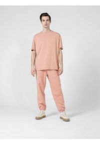 outhorn - T-shirt oversize z haftem męski - koralowy. Okazja: na co dzień. Kolor: pomarańczowy. Materiał: bawełna, dzianina. Wzór: haft. Styl: casual #5