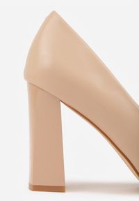 Renee - Beżowe Czółenka Vices na Słupku Klocku ze Skórzaną Wkładką Esmela. Okazja: na spotkanie biznesowe, do pracy. Kolor: beżowy. Materiał: skóra. Obcas: na słupku. Styl: biznesowy, street, klasyczny #3