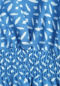 Born2be - Niebieska Sukienka Midi z Wiskozy z Cienkimi Gumkami w Pasie i Kopertowym Dekoltem Manni. Typ kołnierza: dekolt kopertowy. Kolor: niebieski. Materiał: wiskoza. Długość rękawa: bez rękawów. Wzór: kwiaty. Typ sukienki: kopertowe. Długość: midi #5