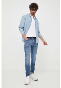 Lacoste polo bawełniane x Netflix kolor biały z aplikacją. Typ kołnierza: polo. Kolor: biały. Materiał: bawełna. Długość: krótkie. Wzór: aplikacja #4