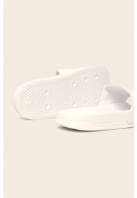 adidas Originals - Klapki Adilette. Kolor: biały. Materiał: guma