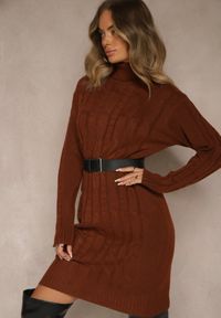 Renee - Brązowa Prążkowana Sukienka z Golfem z Dzianiny z Wełną Esandra. Okazja: na co dzień. Typ kołnierza: golf. Kolor: brązowy. Materiał: dzianina, wełna, prążkowany. Typ sukienki: proste. Styl: casual #4