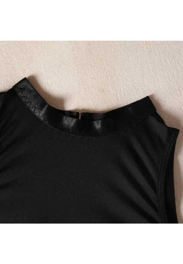 Intica - Komplet bielizny z topem transparentnym na wieczór Roli. Kolor: czarny. Materiał: materiał