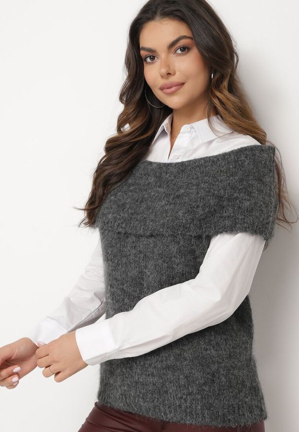 Born2be - Ciemnoszara Dzianinowa Bluzka Top z Hiszpańskim Dekoltem z Wełną Inathiel. Okazja: na co dzień. Kolor: szary. Materiał: dzianina, wełna. Styl: elegancki, casual